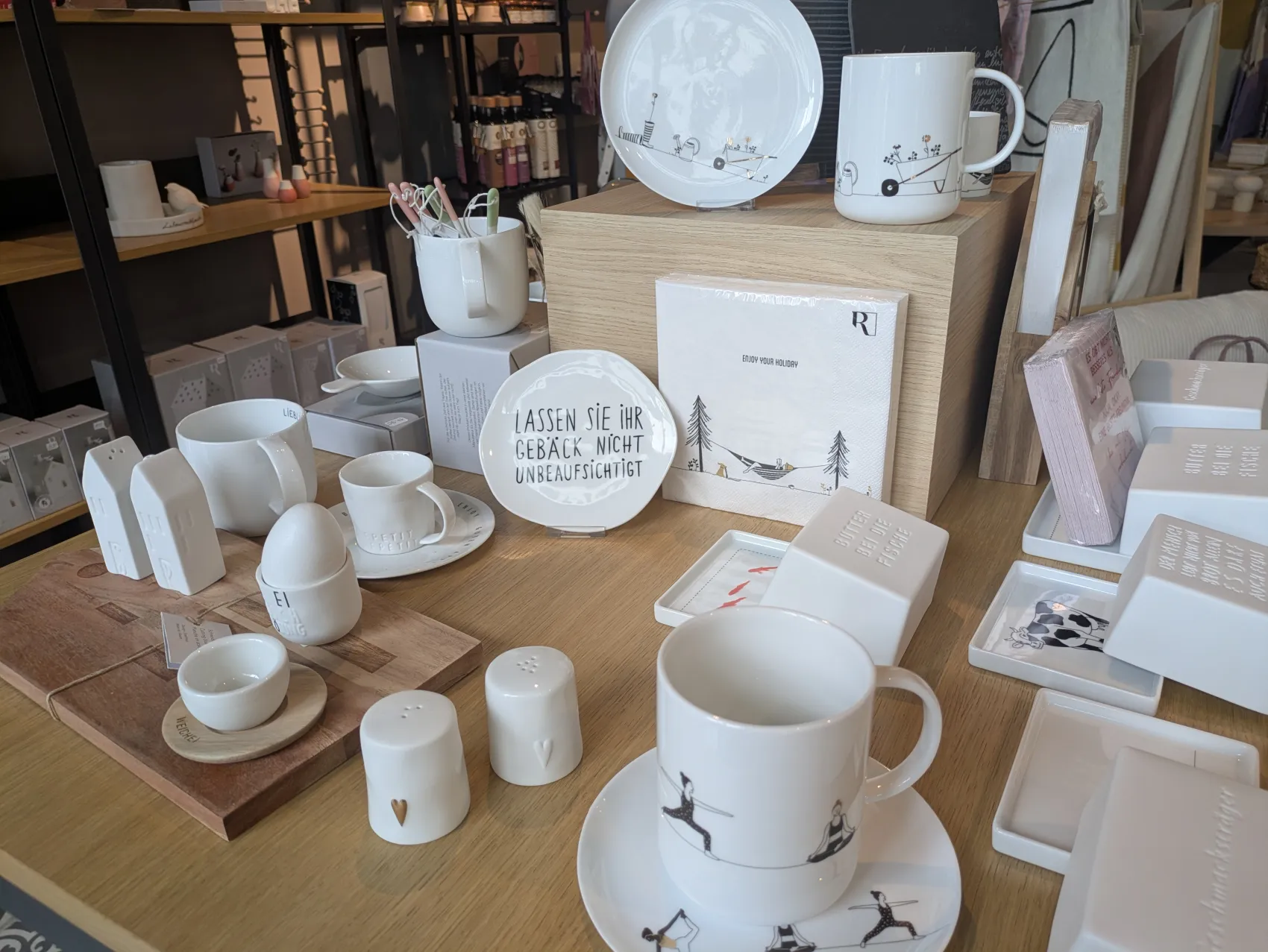 Porzellan und hochwertige Wohnaccessoires im Sortiment
